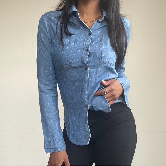 Chambray Button Up Top - Picture 1 of 8